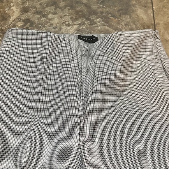 WHBM skinny tapered tiny plaid grey black 0S zip button side closure - Picture 8 of 10